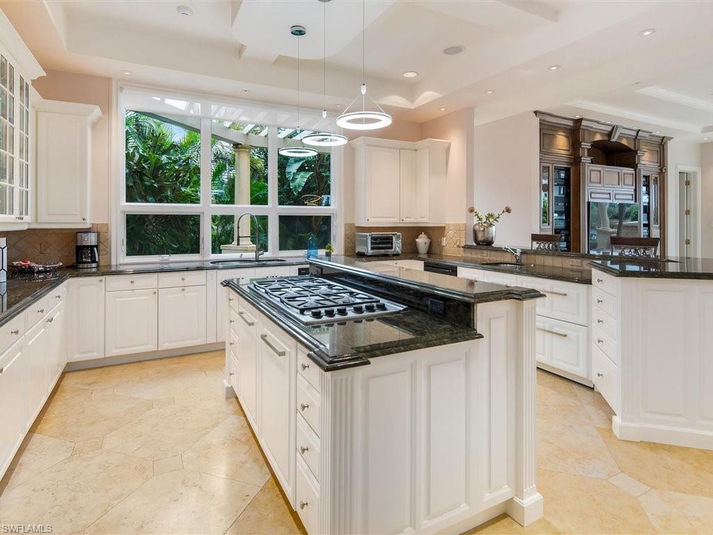 BAY COLONY SHORES - Residential