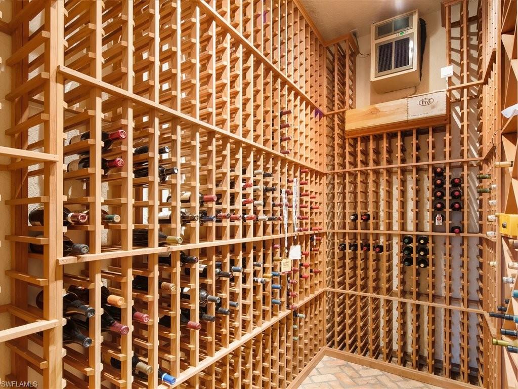 BAY COLONY SHORES - Residential