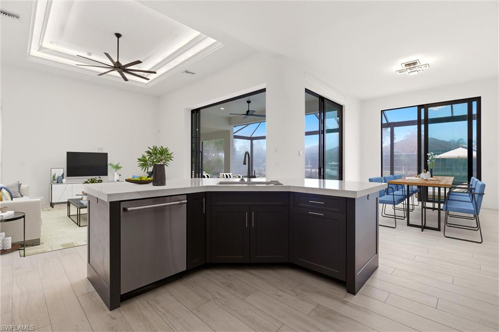 MARCO BEACH - Residential