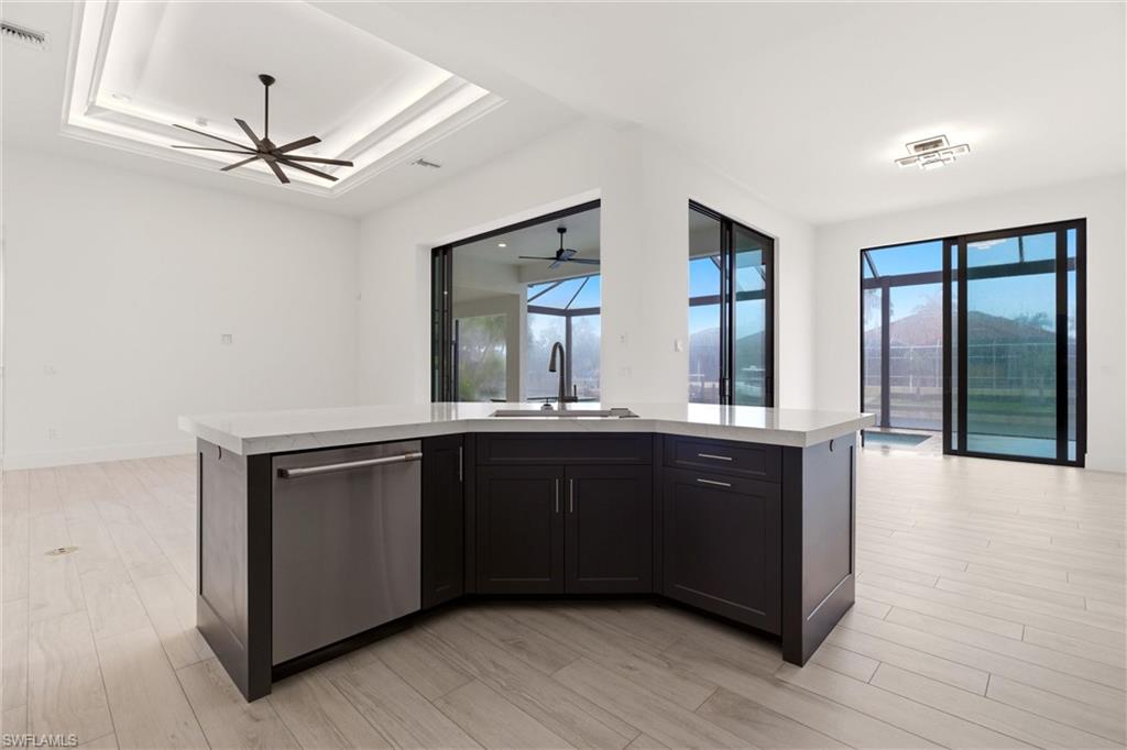 MARCO BEACH - Residential