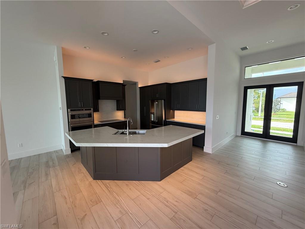 MARCO BEACH - Residential