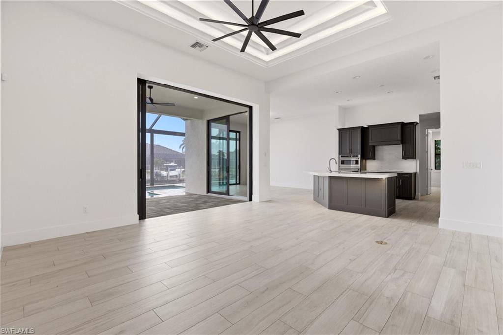 MARCO BEACH - Residential