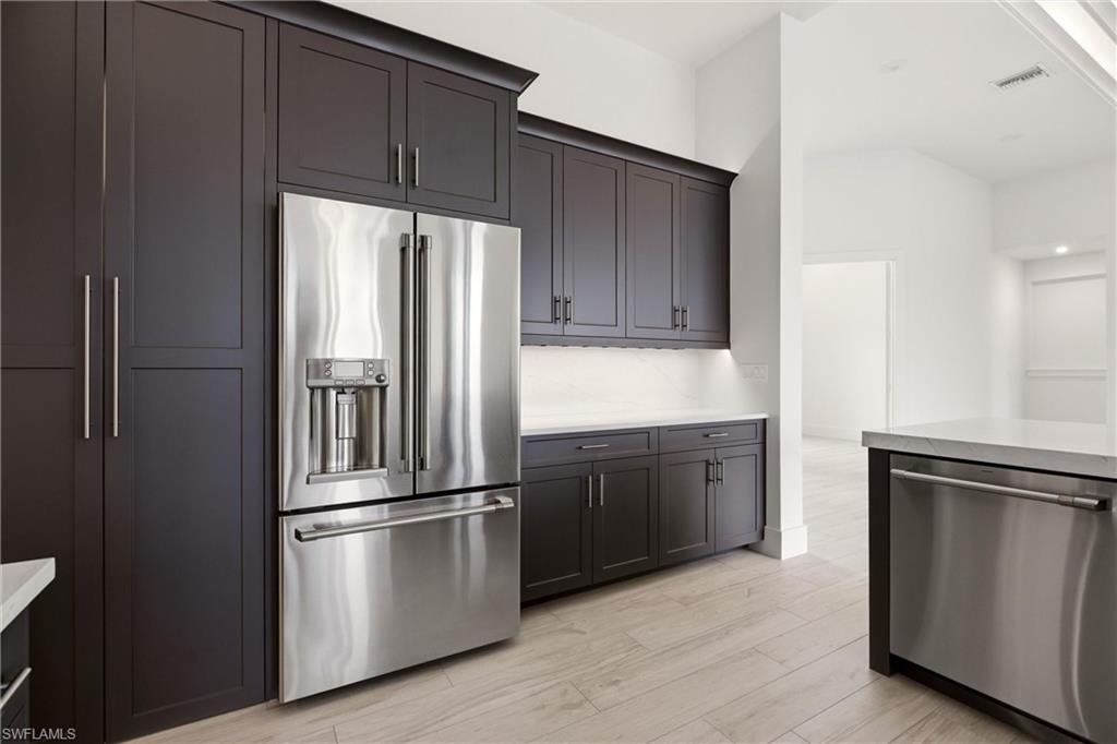 MARCO BEACH - Residential