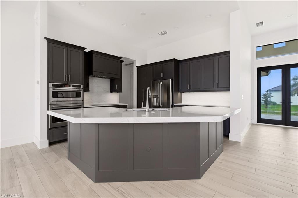 MARCO BEACH - Residential