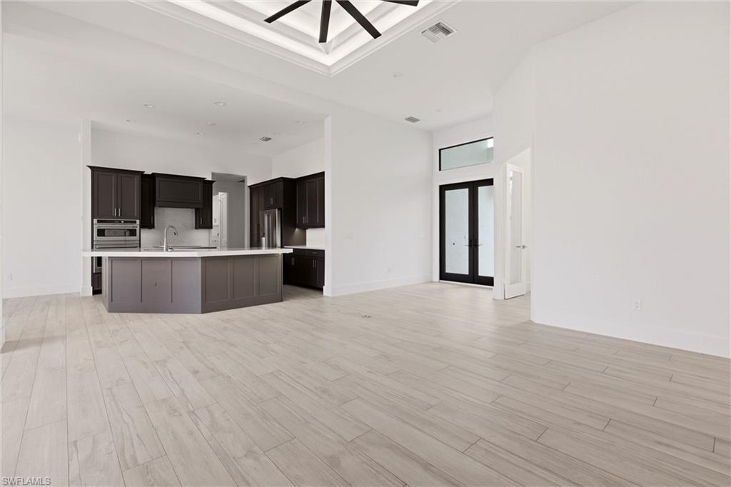 MARCO BEACH - Residential