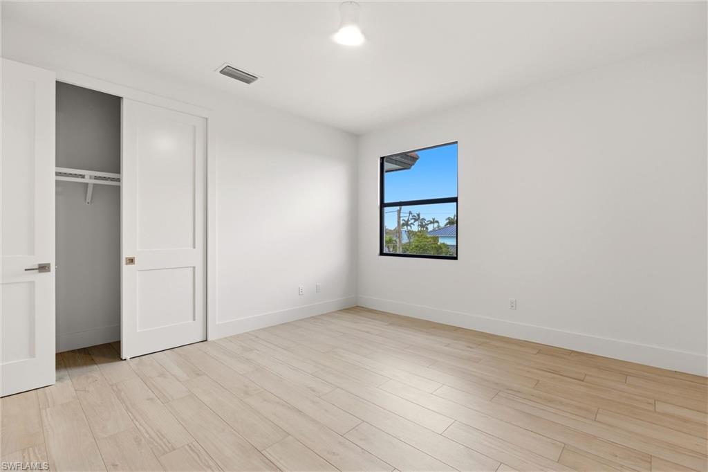 MARCO BEACH - Residential