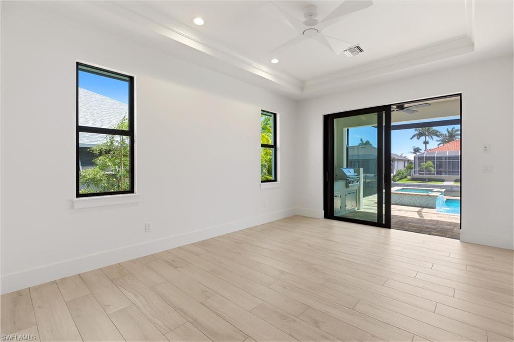 MARCO BEACH - Residential