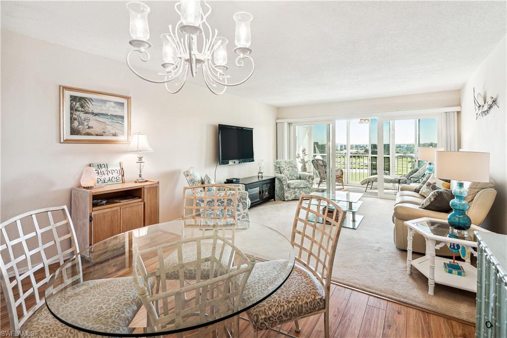 SEVEN LAKES - Residential