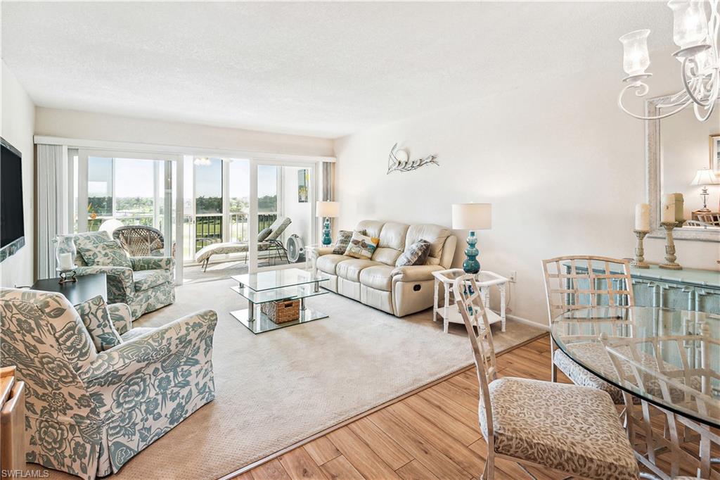 SEVEN LAKES - Residential