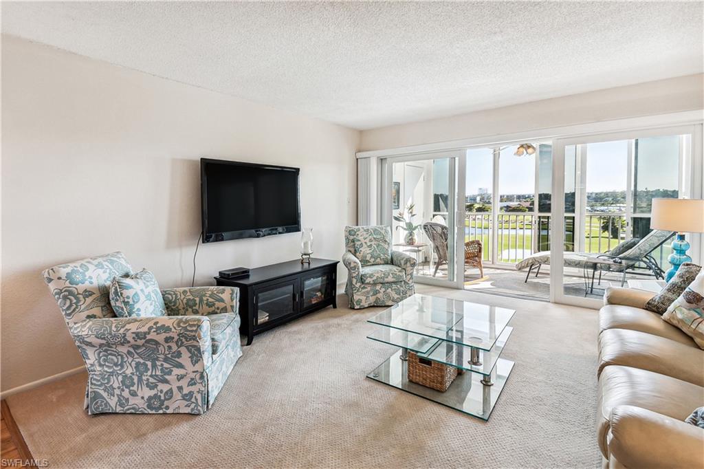 SEVEN LAKES - Residential