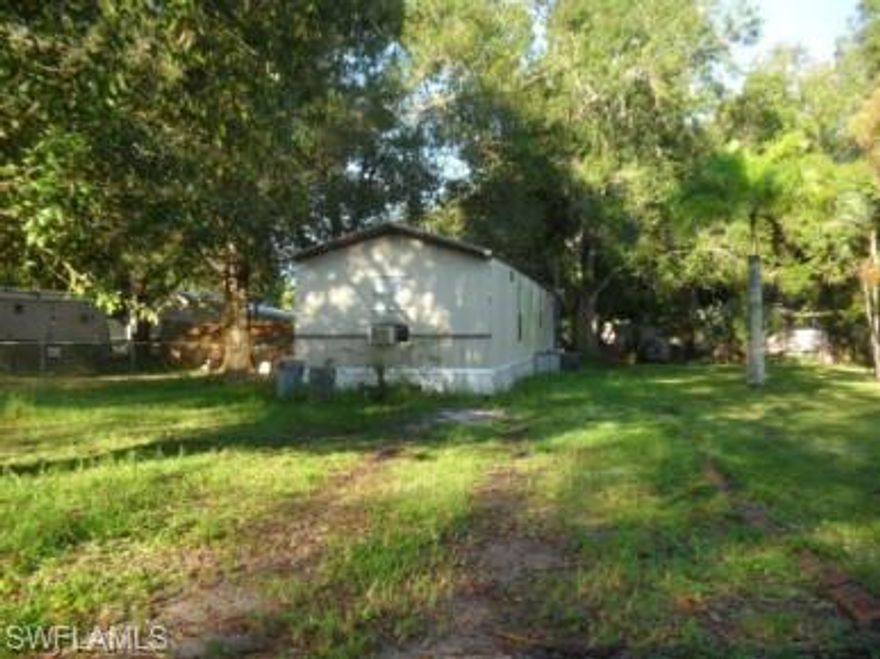 Great investment opportunity near I-75- no monthly land fees. 

This property features a mobile home situated on its own lot with no monthly land fees in a highly convenient location near I-75. The current trailer is in need of major repairs or replacement. offering a blank canvas for investors or buyers looking to create a rental property.

Excellent access to major highways makes this a desirable location for future tenants. Strong potential for value-add or redevelopment.

Property is being sold AS-IS