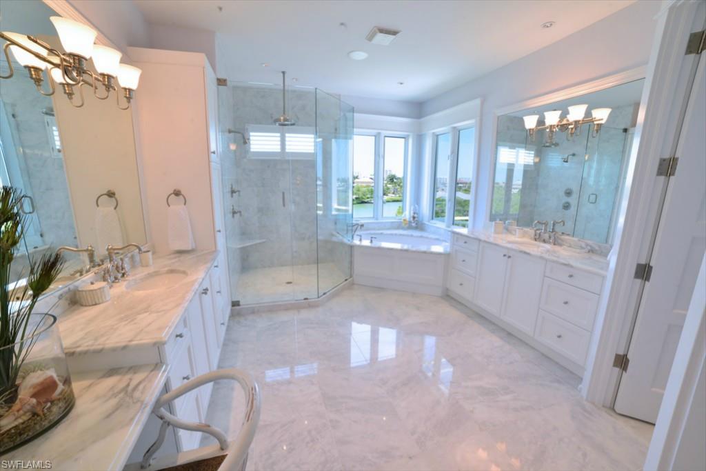 CAPE HICKORY - Residential