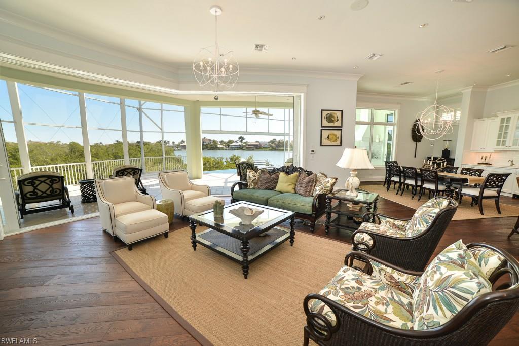 CAPE HICKORY - Residential