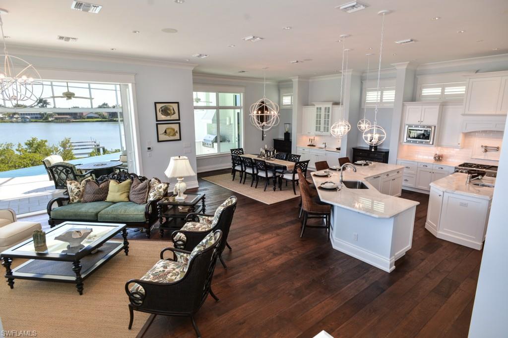 CAPE HICKORY - Residential