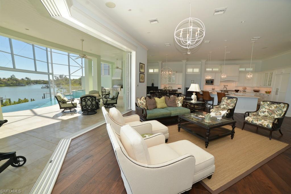 CAPE HICKORY - Residential