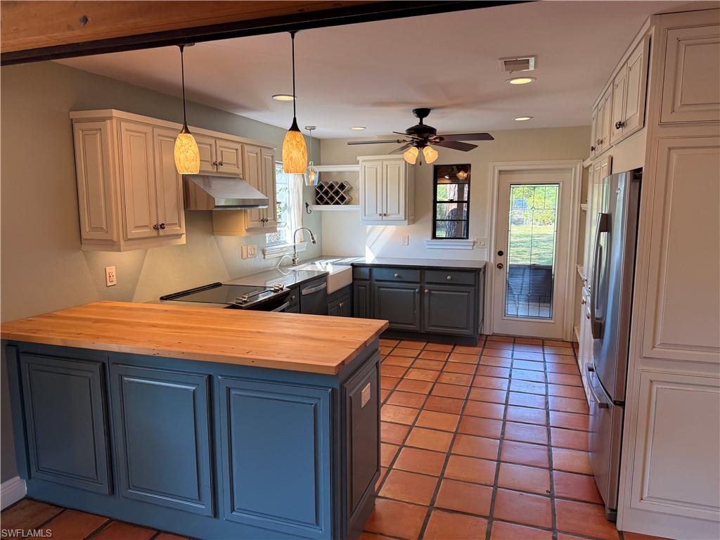 LOGAN WOODS - Residential Lease