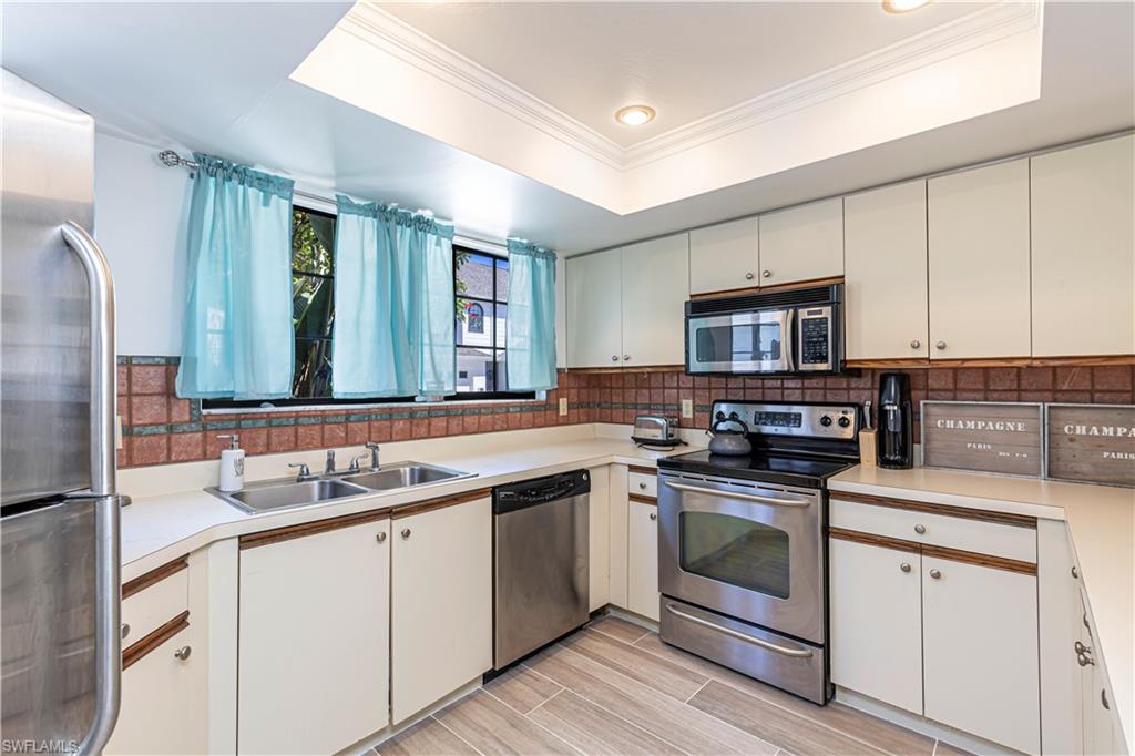 PELICAN RIDGE - Residential Lease