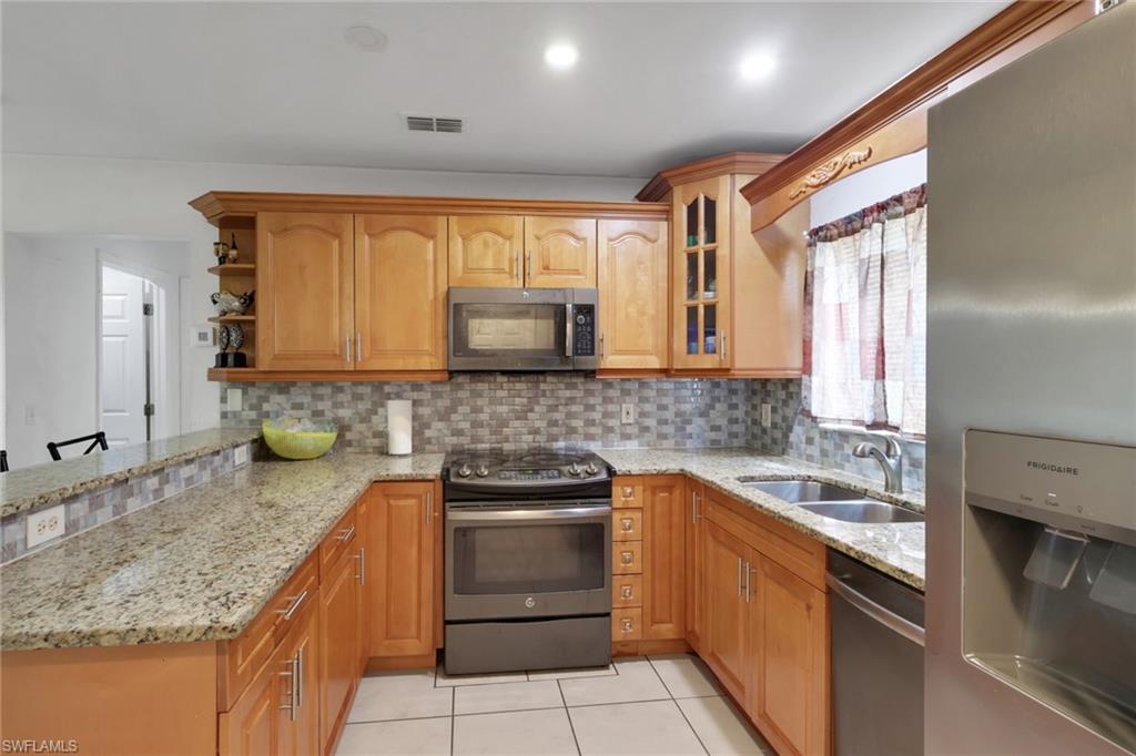 GOLDEN GATE ESTATES - Residential