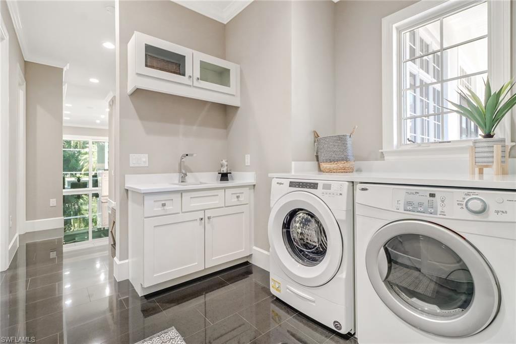 PARK SHORE - Residential