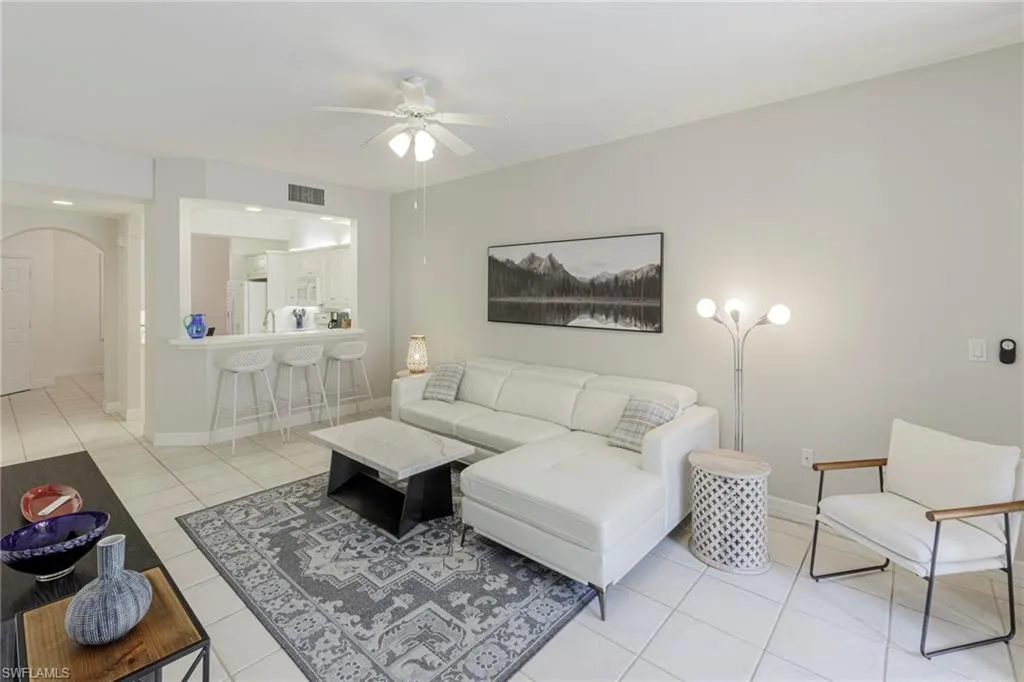 Naples, Florida 34102, United States, 2 Bedrooms Bedrooms, ,2 BathroomsBathrooms,Residential,Active,133430