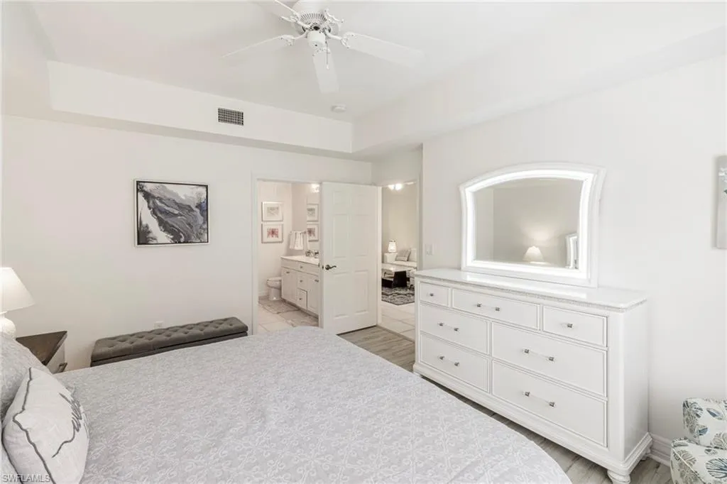 Naples, Florida 34102, United States, 2 Bedrooms Bedrooms, ,2 BathroomsBathrooms,Residential,Active,133430