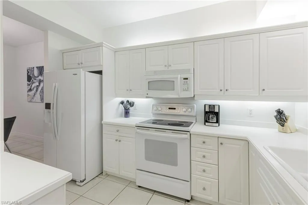 Naples, Florida 34102, United States, 2 Bedrooms Bedrooms, ,2 BathroomsBathrooms,Residential,Active,133430