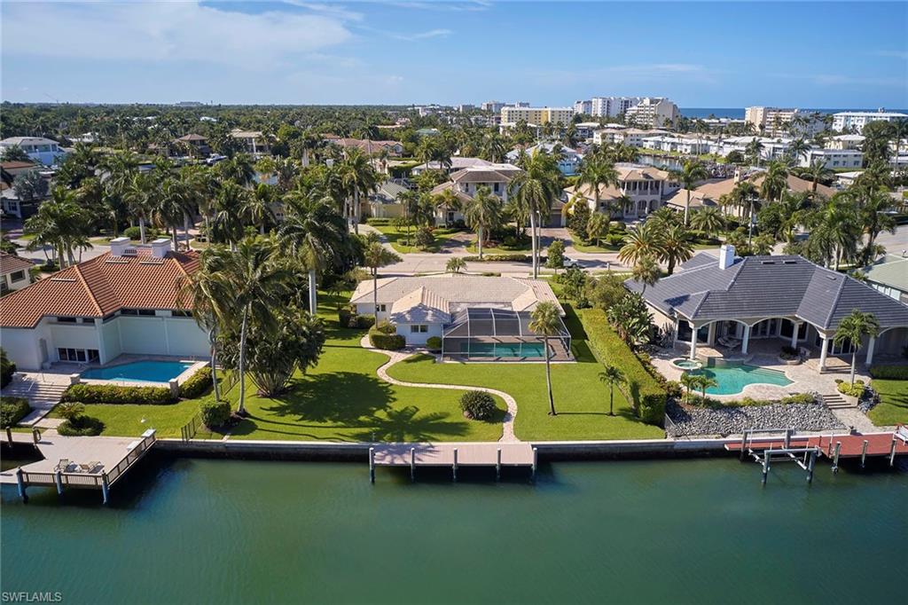 MOORINGS - Residential