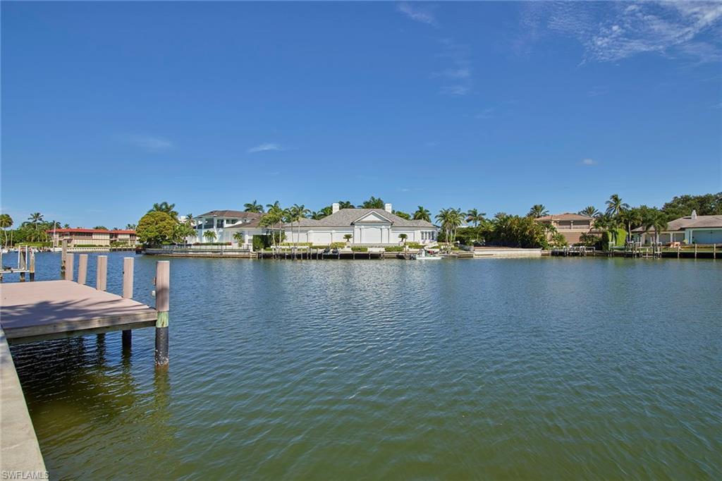 MOORINGS - Residential