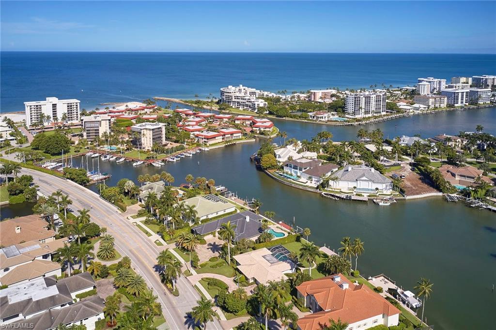 MOORINGS - Residential