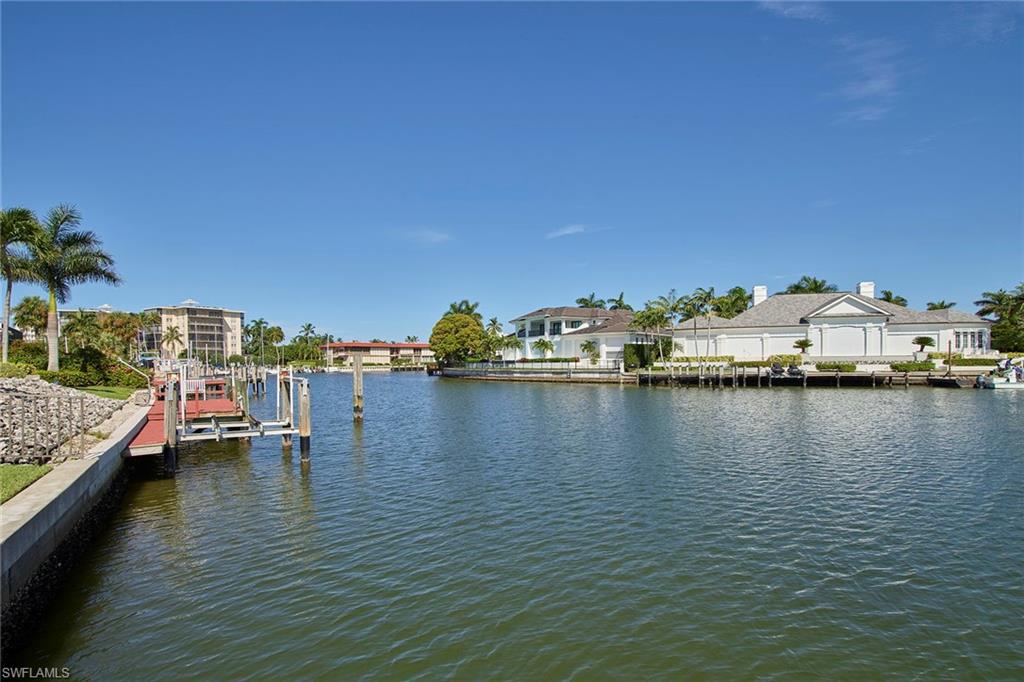 MOORINGS - Residential