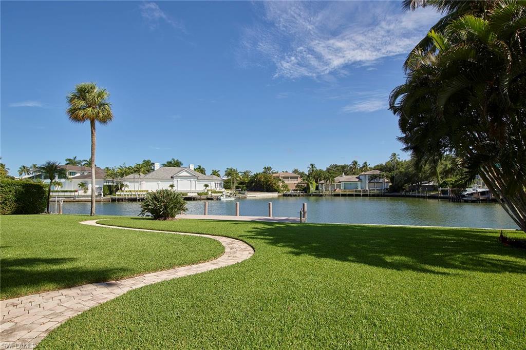 MOORINGS - Residential