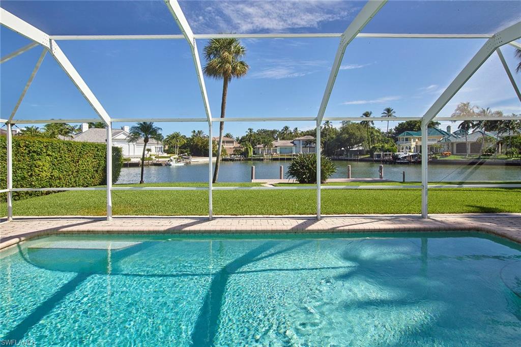 MOORINGS - Residential