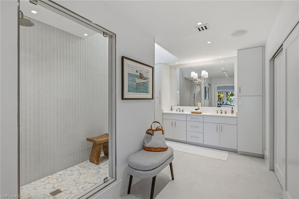 BRIDGE WAY VILLAS - Residential