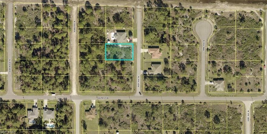 Great lot located on a quiet dead-end street. Great access to Sunshine Blvd and close proximity to shopping and resturants.