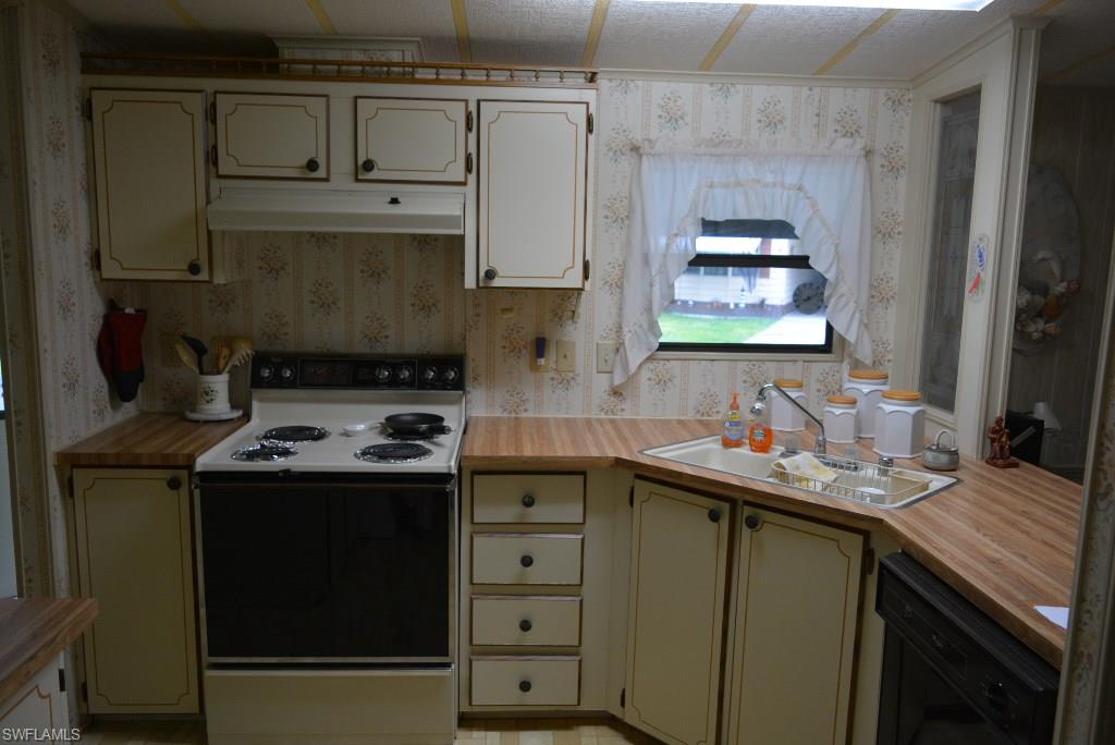 LAKE FAIRWAYS COUNTY CLUB - Residential