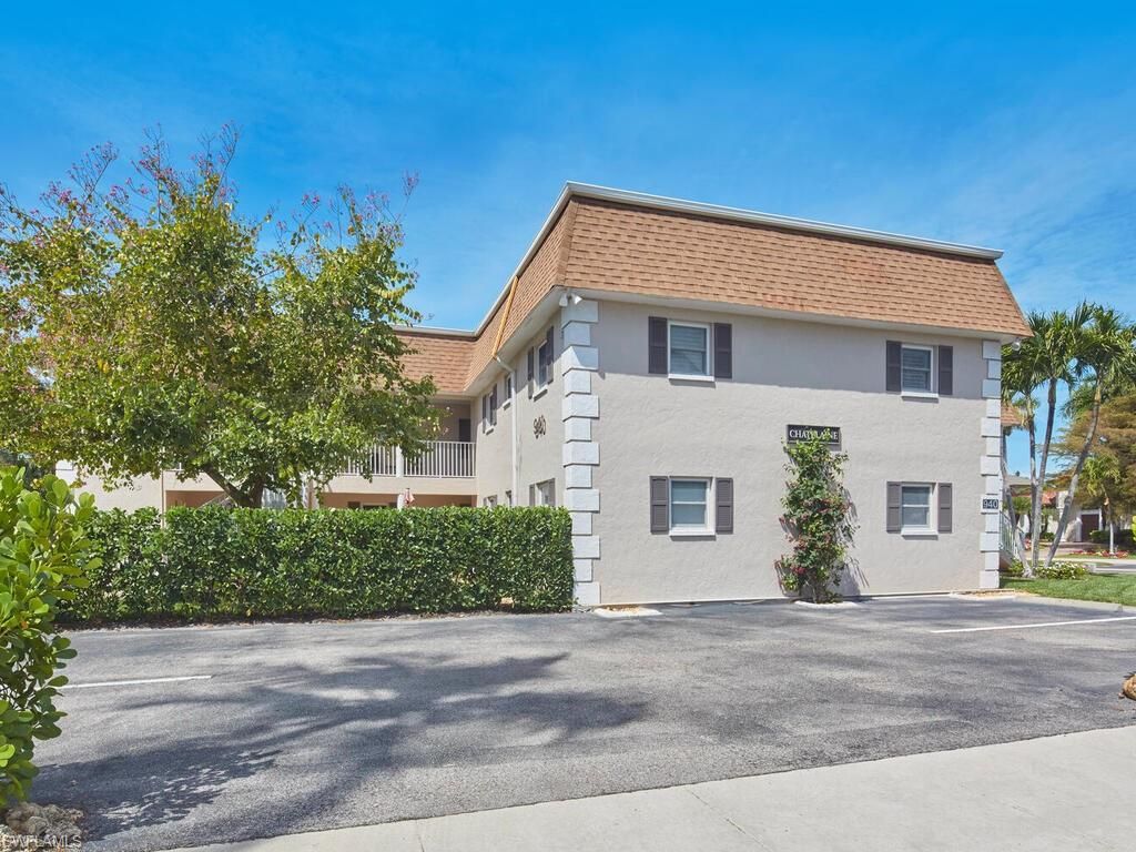 Photo of 940 3rd ST S #201, NAPLES, FL 34102 (MLS # 226010822)