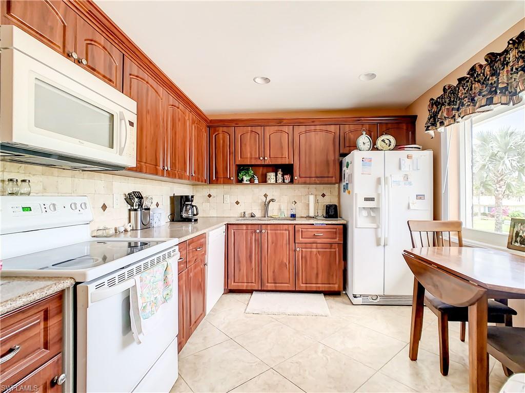 GLADES COUNTRY CLUB - Residential