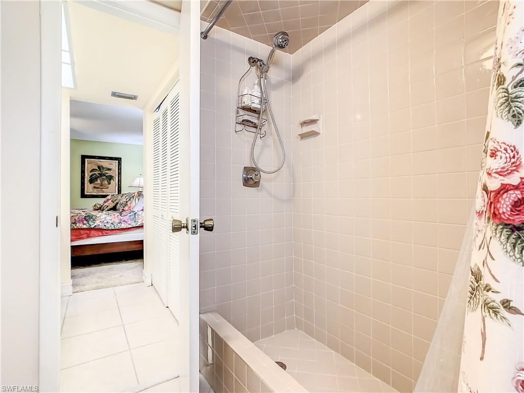 GLADES COUNTRY CLUB - Residential