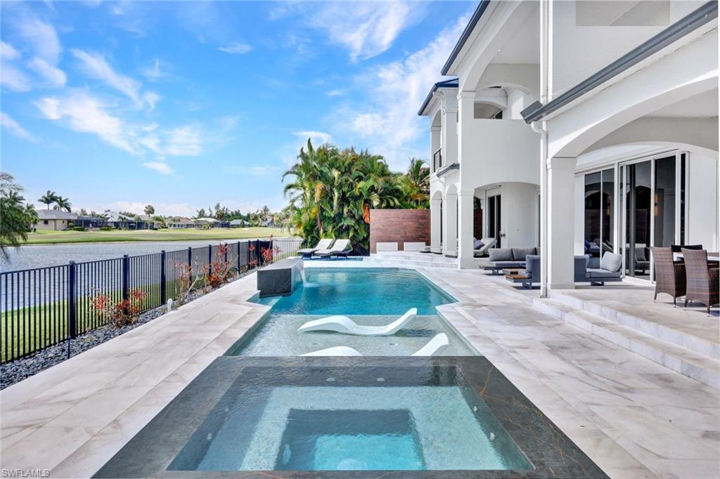 CAPE ROYAL - Residential