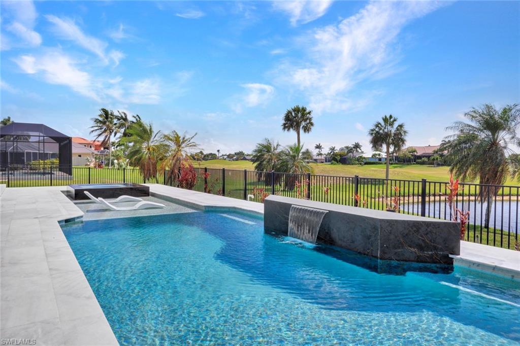 CAPE ROYAL - Residential
