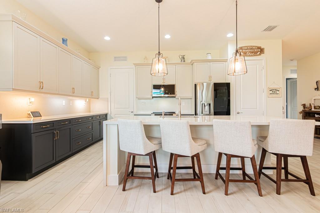 5255 Karlia DR