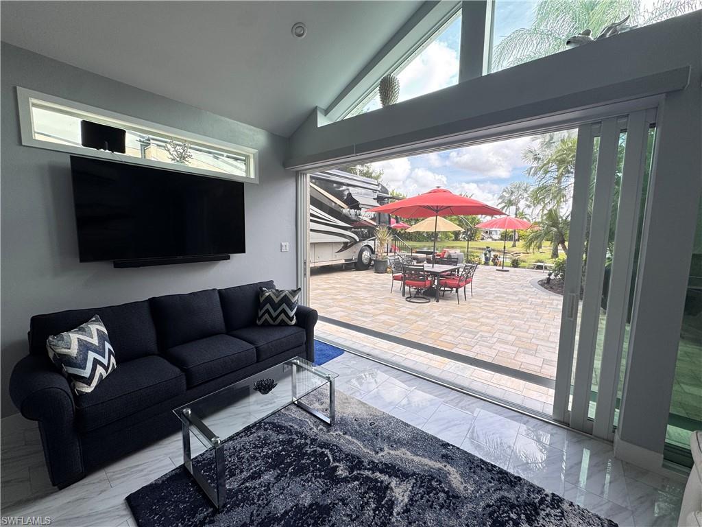 RIVERBEND MOTORCOACH RESORT - Land