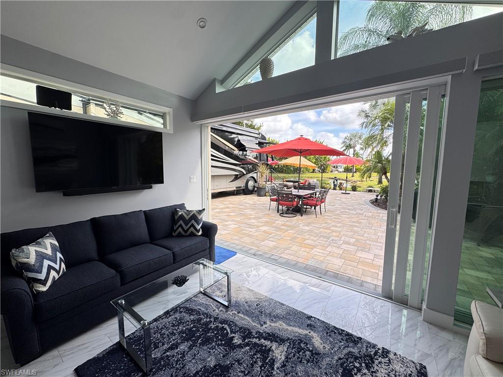 RIVERBEND MOTORCOACH RESORT - Land