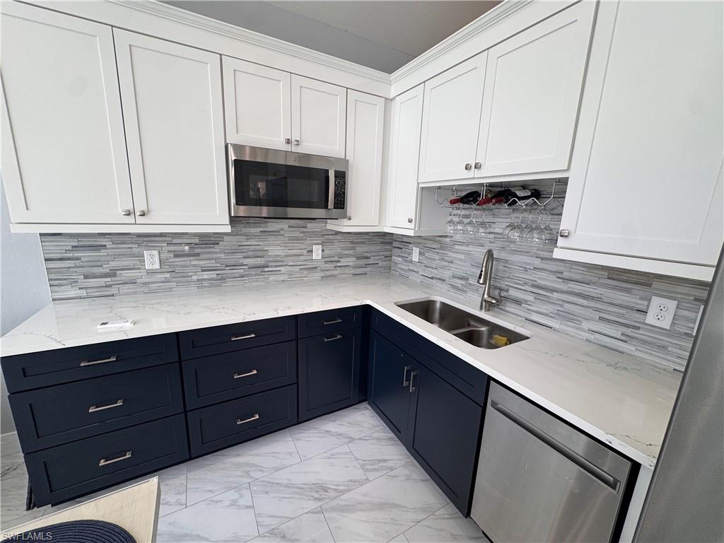 RIVERBEND MOTORCOACH RESORT - Land