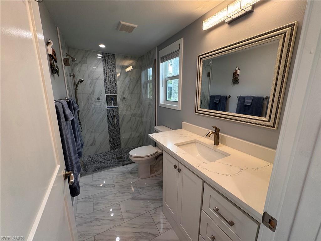 RIVERBEND MOTORCOACH RESORT - Land