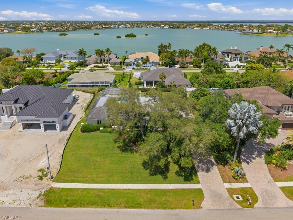 MARCO BEACH - Residential