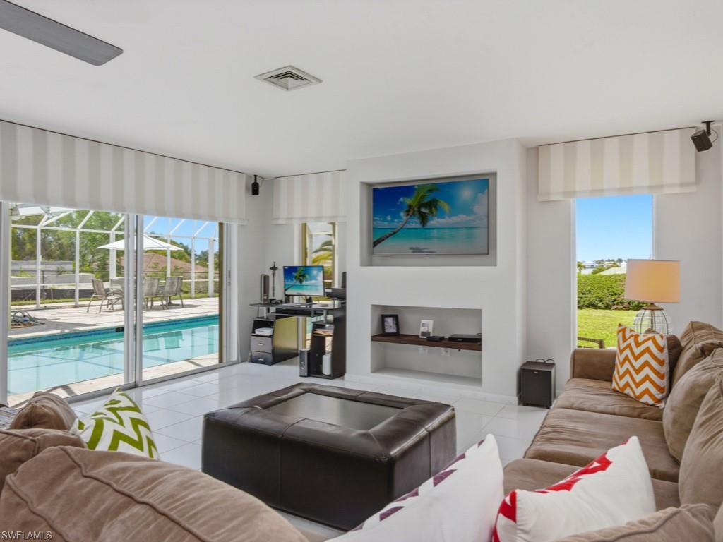 MARCO BEACH - Residential