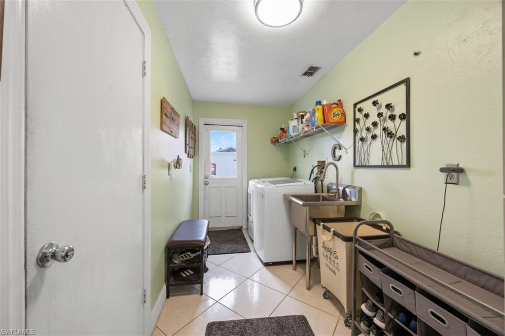 KINGS BAY ESTATES - Residential