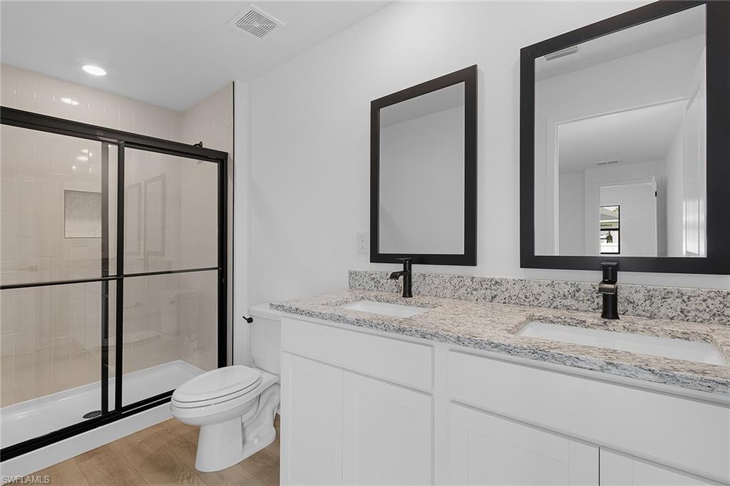 MIRROR LAKES - Residential