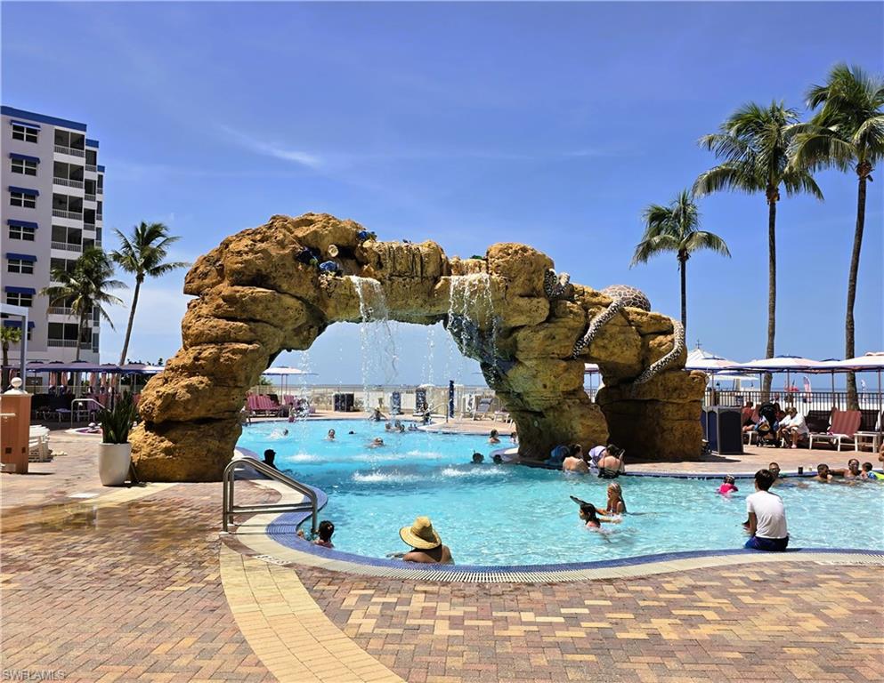 SANIBEL VIEW VILLAS - Residential